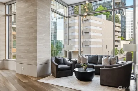 10650 NE 9th Place Bellevue WA 98004