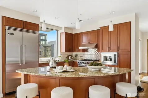 10650 NE 9th Place Bellevue WA 98004
