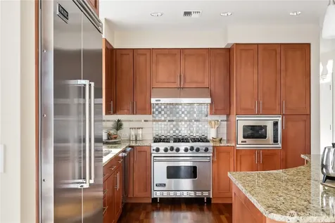 10650 NE 9th Place Bellevue WA 98004