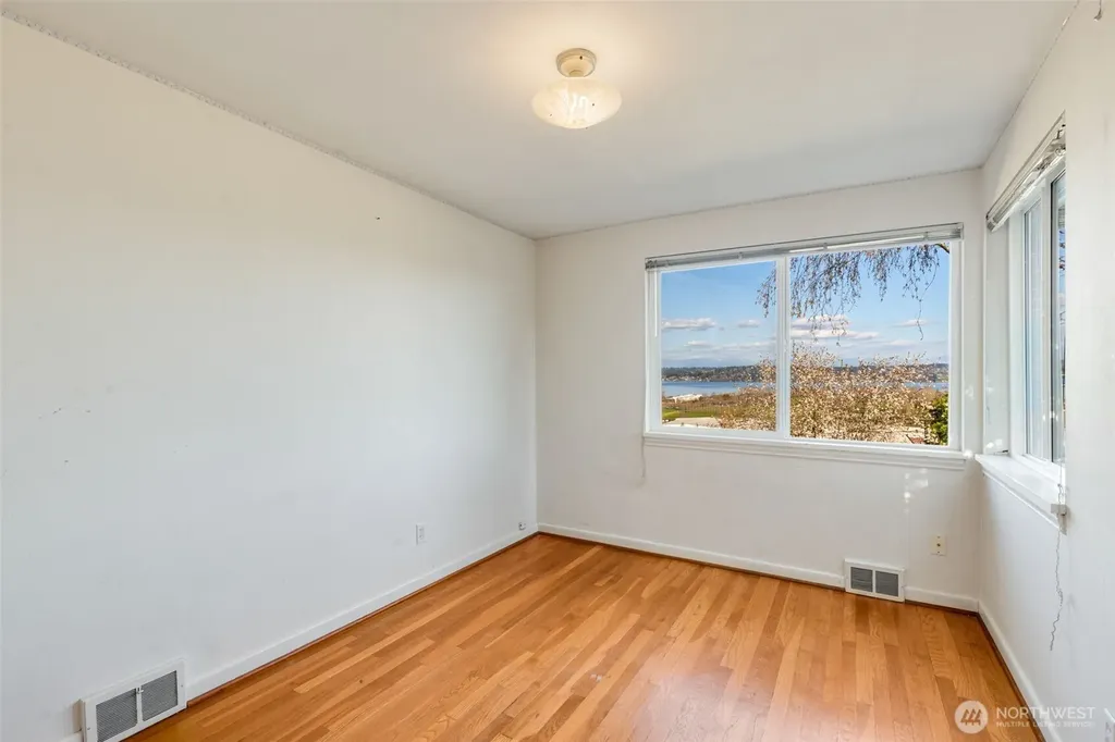 7508 56th Avenue NE Seattle WA 98115