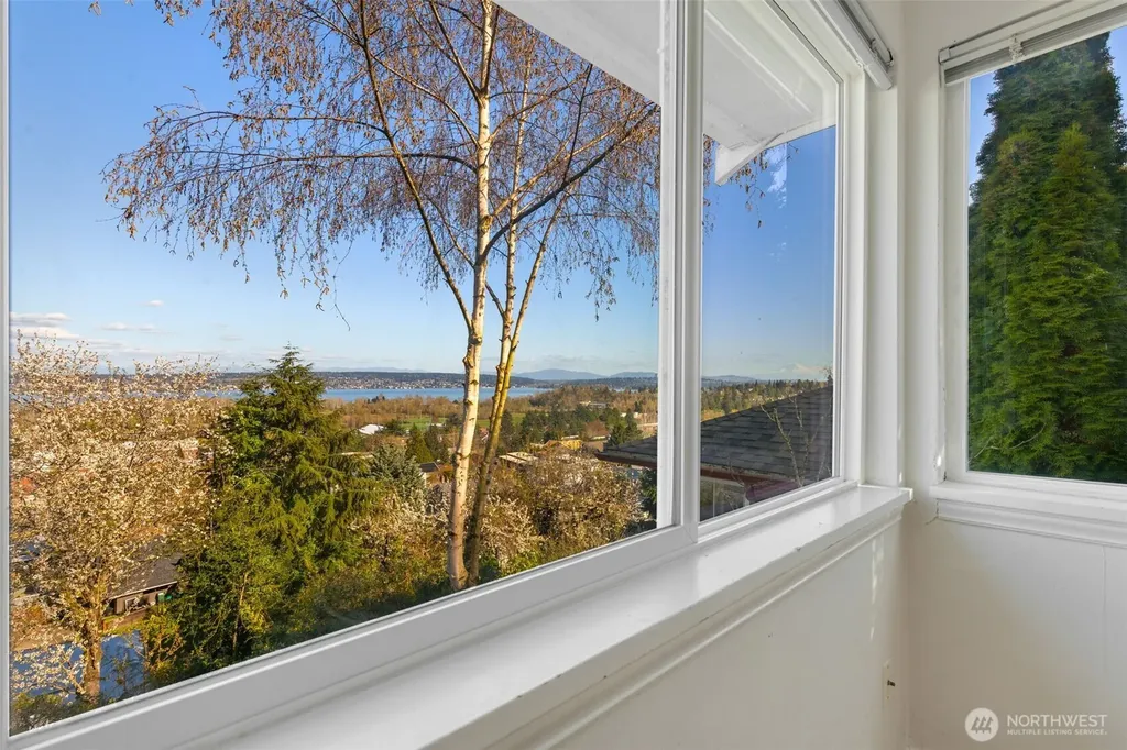 7508 56th Avenue NE Seattle WA 98115