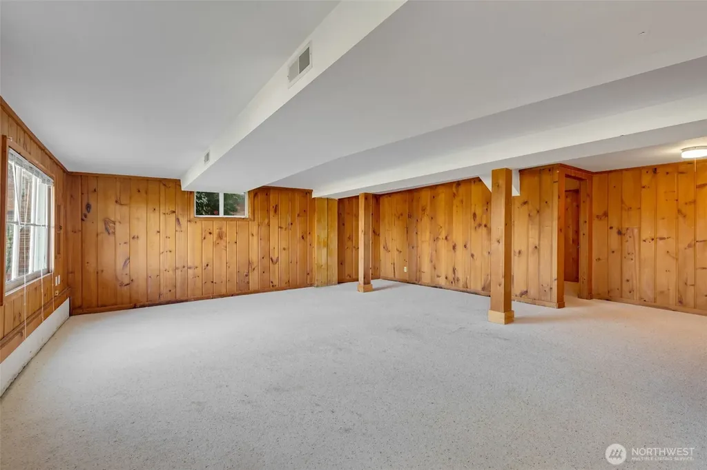 7508 56th Avenue NE Seattle WA 98115