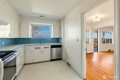 7508 56th Avenue NE Seattle WA 98115