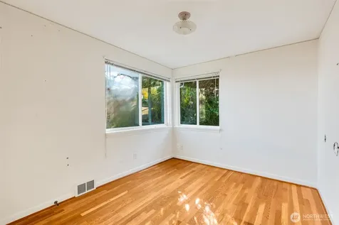 7508 56th Avenue NE Seattle WA 98115