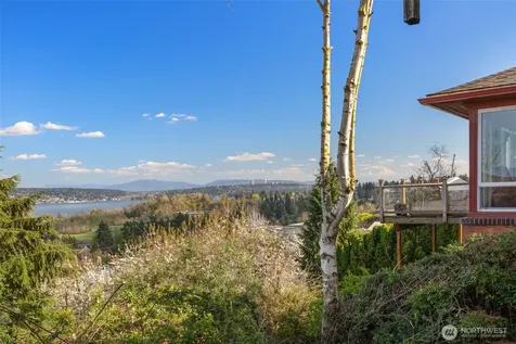 7508 56th Avenue NE Seattle WA 98115