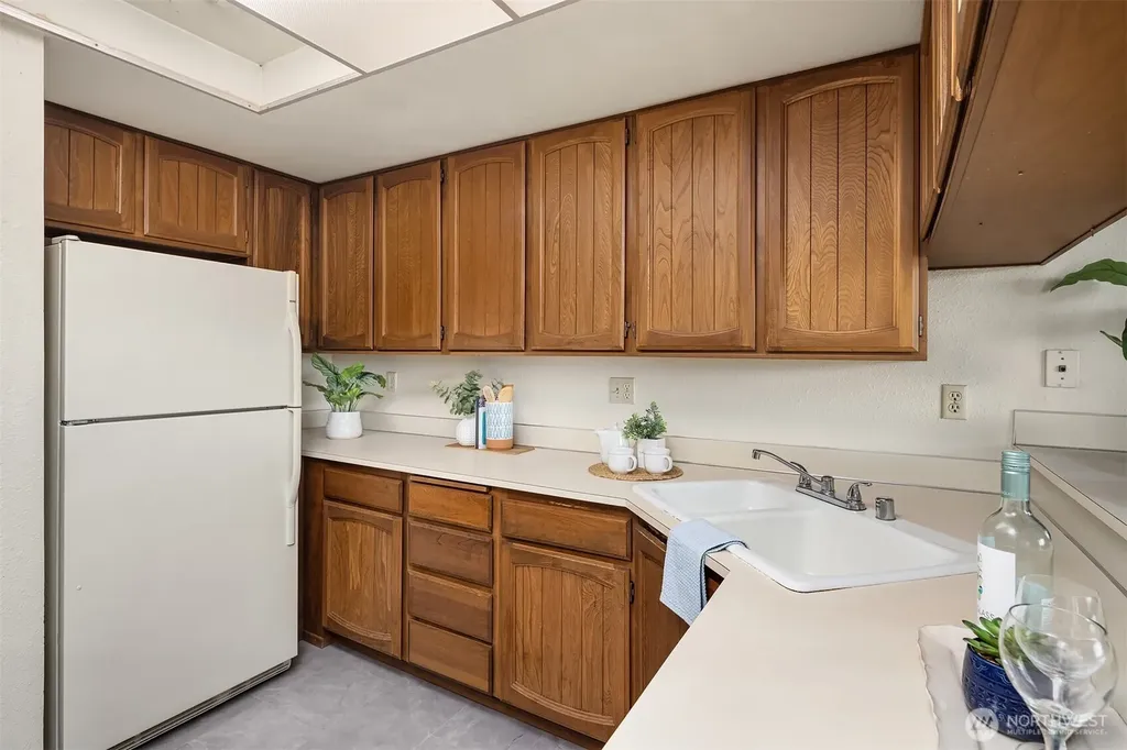9710 5th Avenue NE Seattle WA 98115