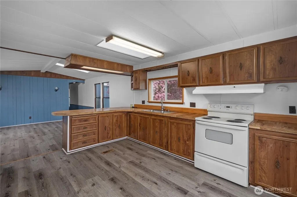 9823 Whitecap Drive NW Olympia WA 98502