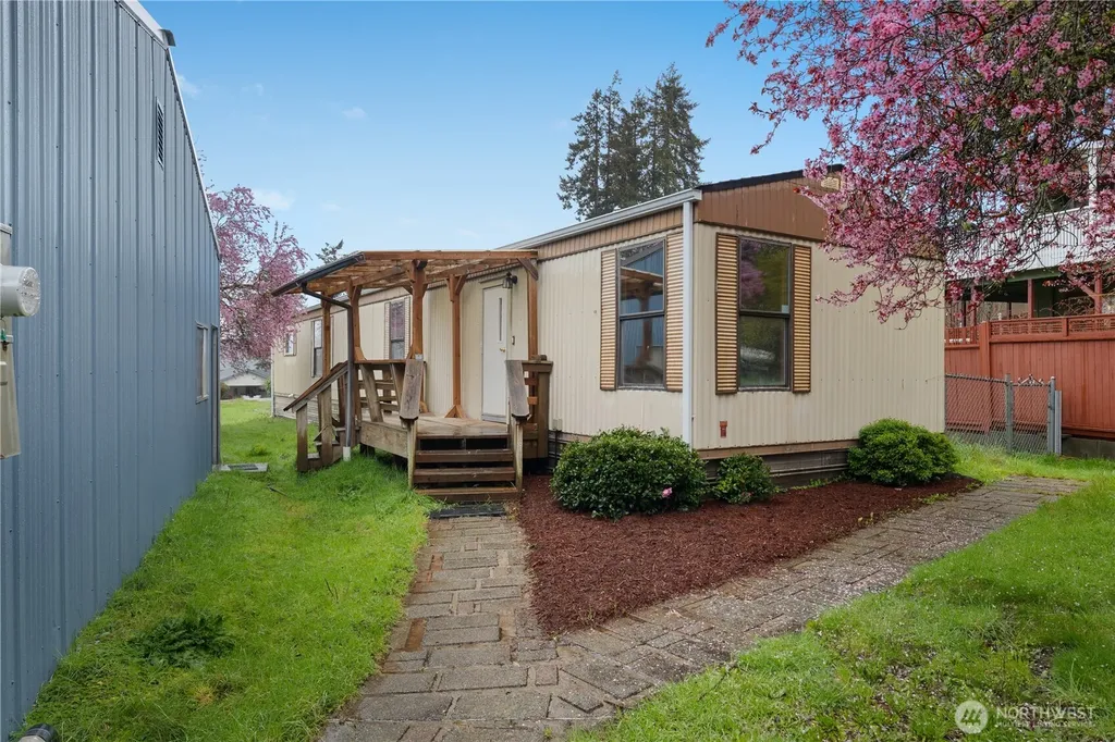 9823 Whitecap Drive NW Olympia WA 98502