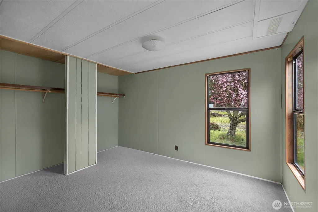 9823 Whitecap Drive NW Olympia WA 98502