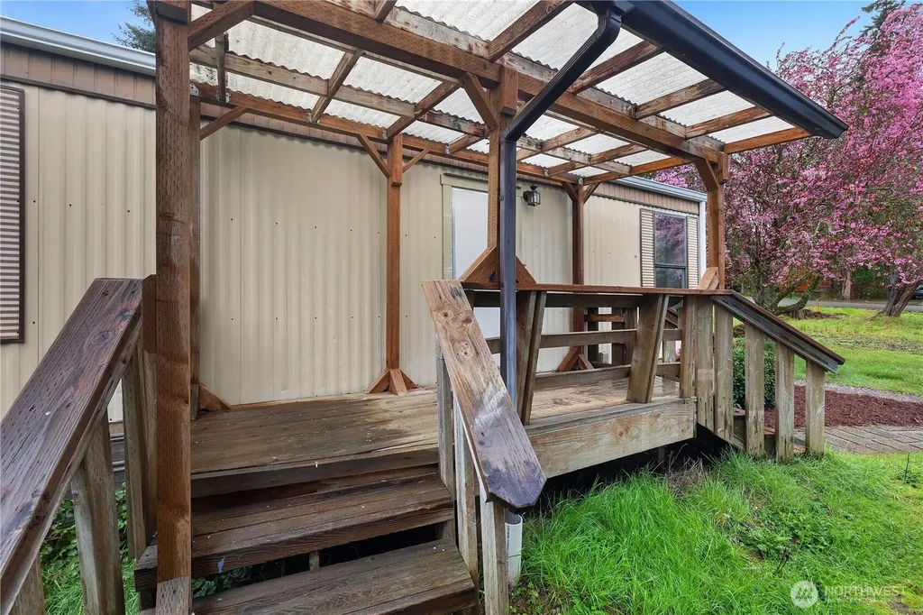 9823 Whitecap Drive NW Olympia WA 98502