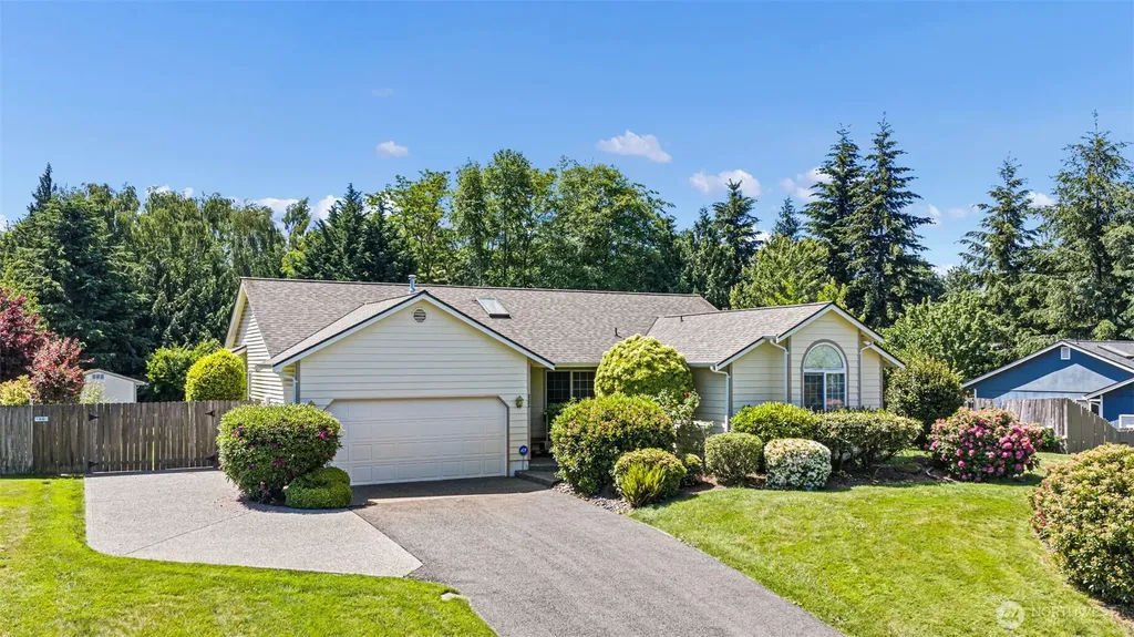 2324 Steamboat Loop E Port Orchard WA 98366