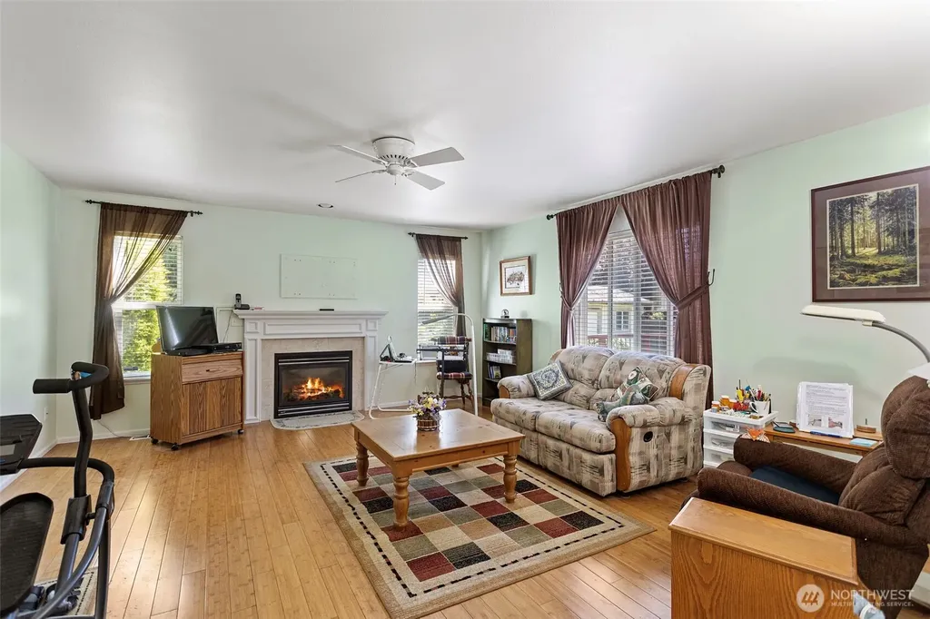 2324 Steamboat Loop E Port Orchard WA 98366