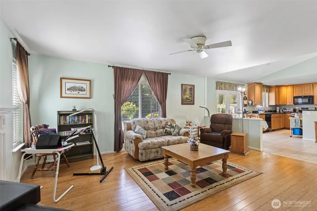 2324 Steamboat Loop E Port Orchard WA 98366