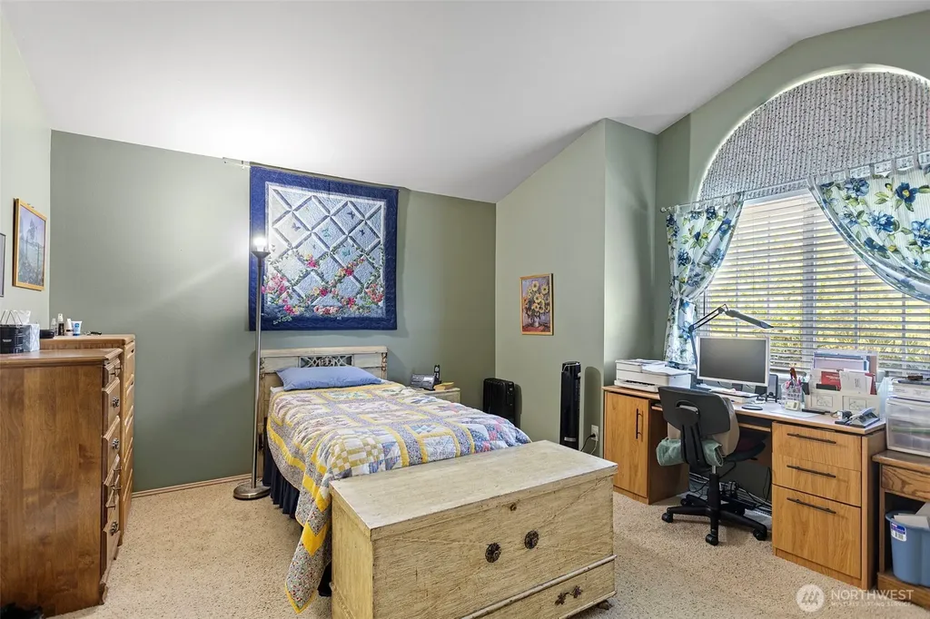 2324 Steamboat Loop E Port Orchard WA 98366