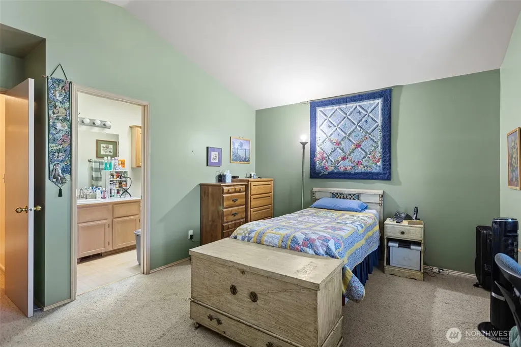 2324 Steamboat Loop E Port Orchard WA 98366