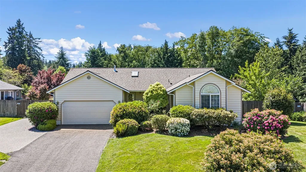 2324 Steamboat Loop E Port Orchard WA 98366