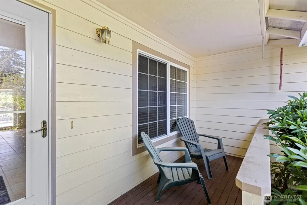 2324 Steamboat Loop E Port Orchard WA 98366