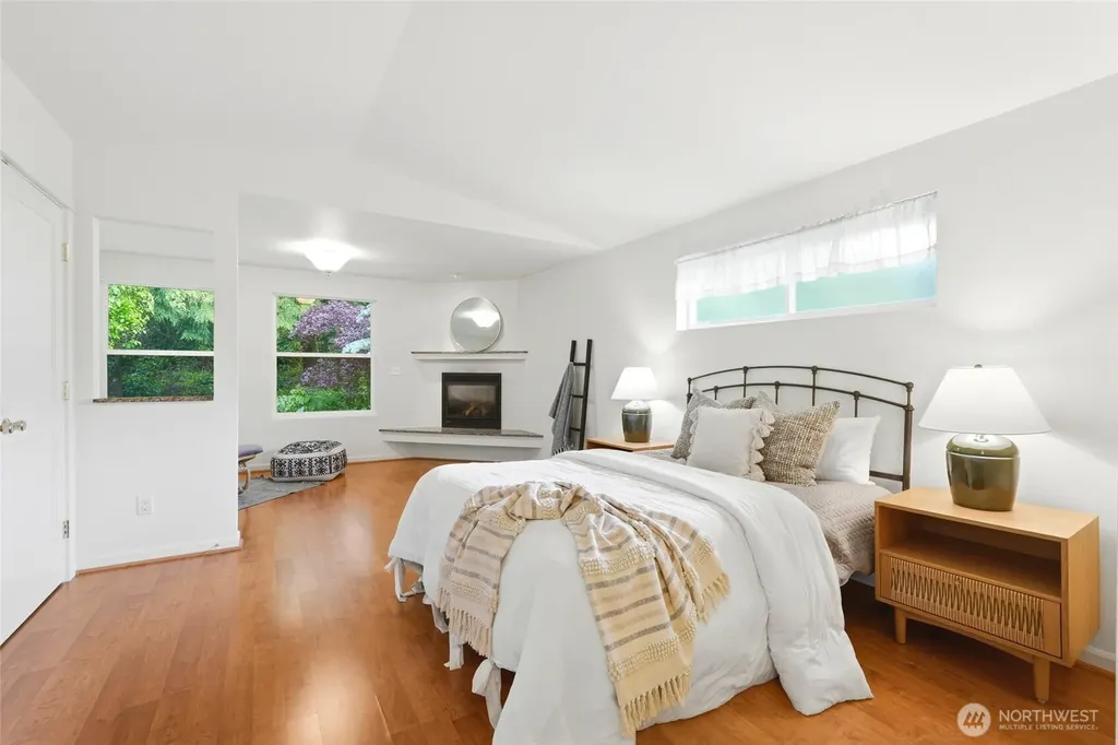 8421 6th Ave SW Seattle WA 98106