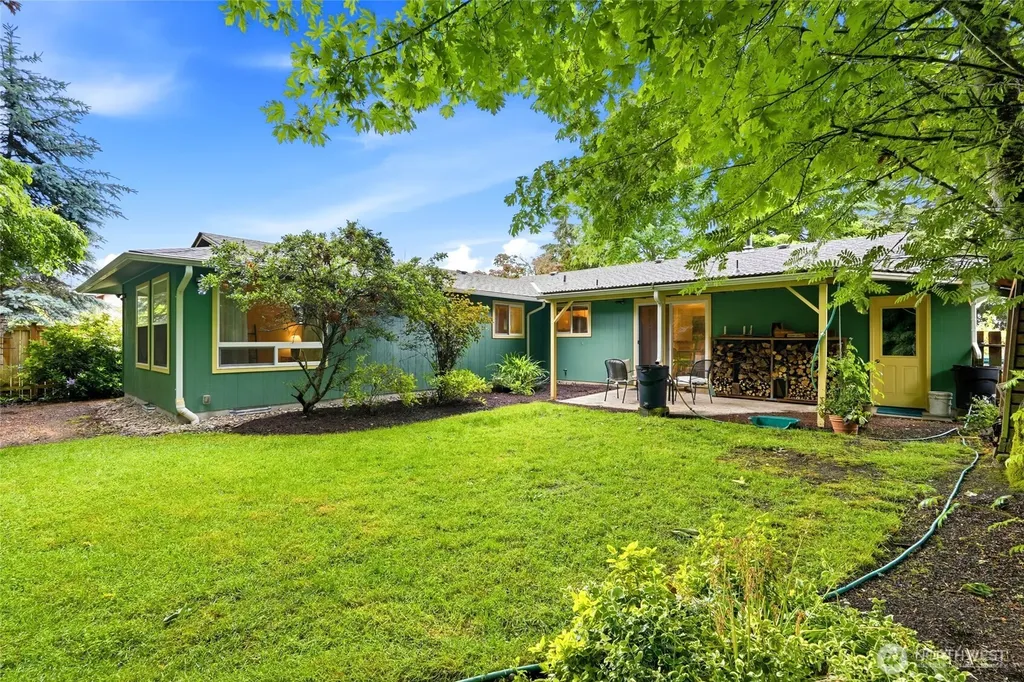 8421 6th Ave SW Seattle WA 98106