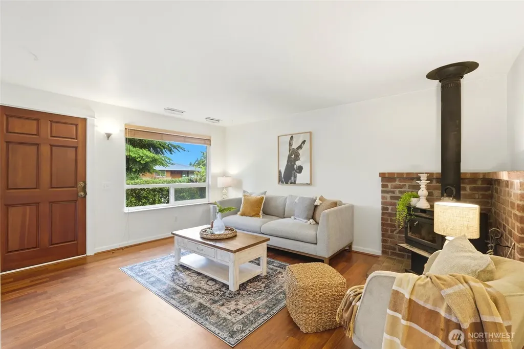 8421 6th Ave SW Seattle WA 98106