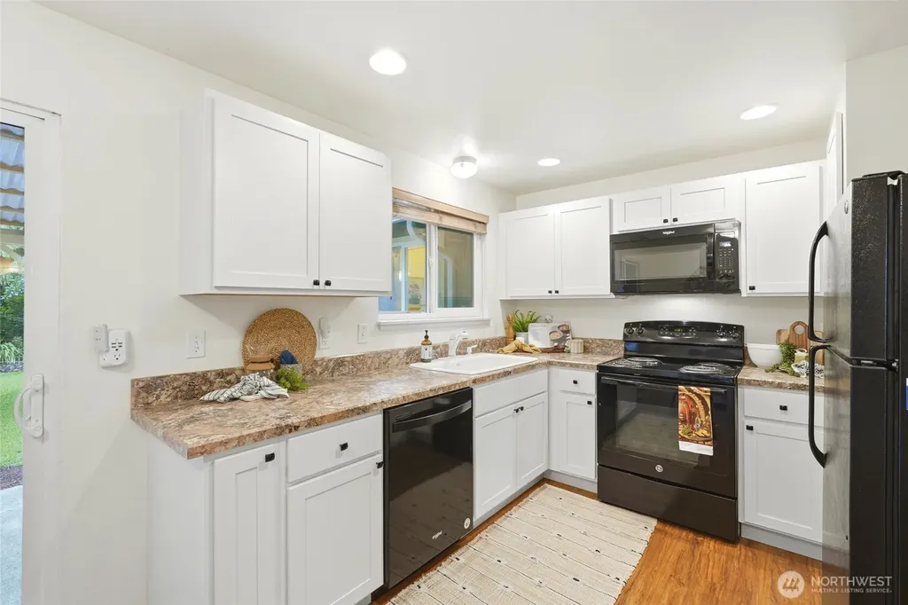 8421 6th Ave SW Seattle WA 98106