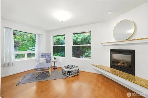 8421 6th Ave SW Seattle WA 98106