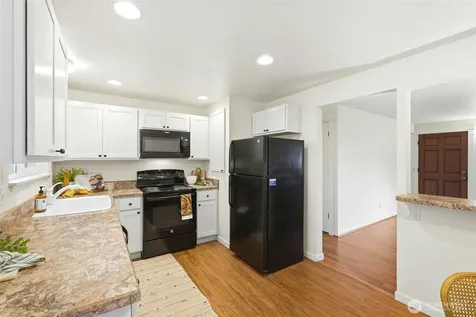 8421 6th Ave SW Seattle WA 98106