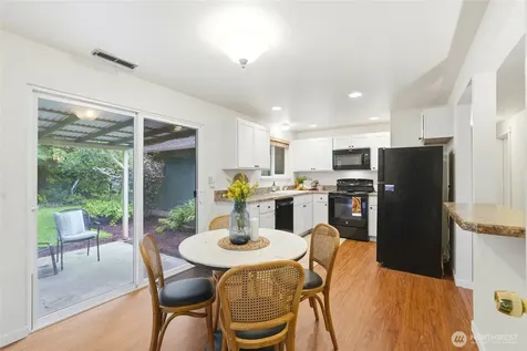8421 6th Ave SW Seattle WA 98106