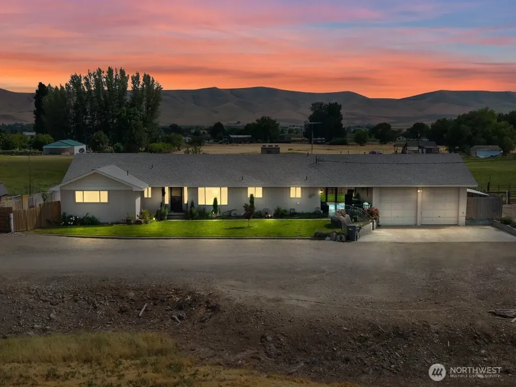7802 Hicks Road Grandview WA 98930
