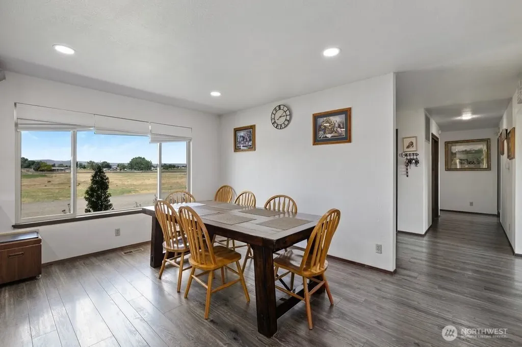 7802 Hicks Road Grandview WA 98930