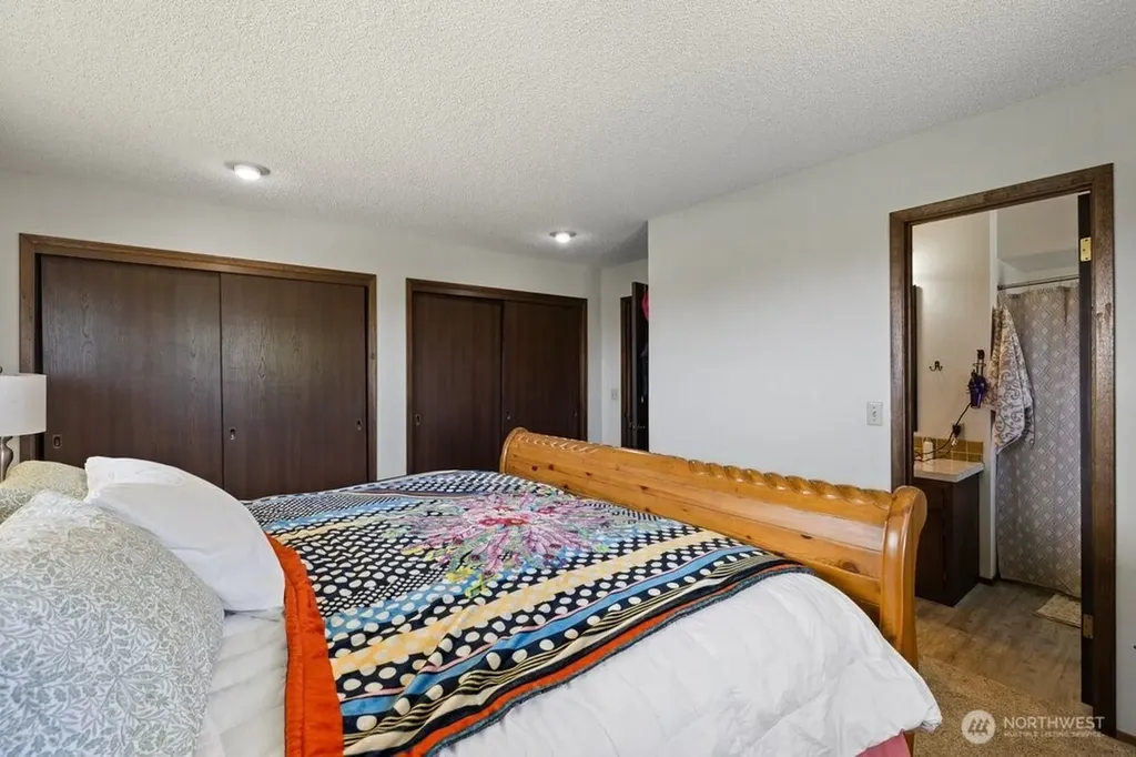 7802 Hicks Road Grandview WA 98930
