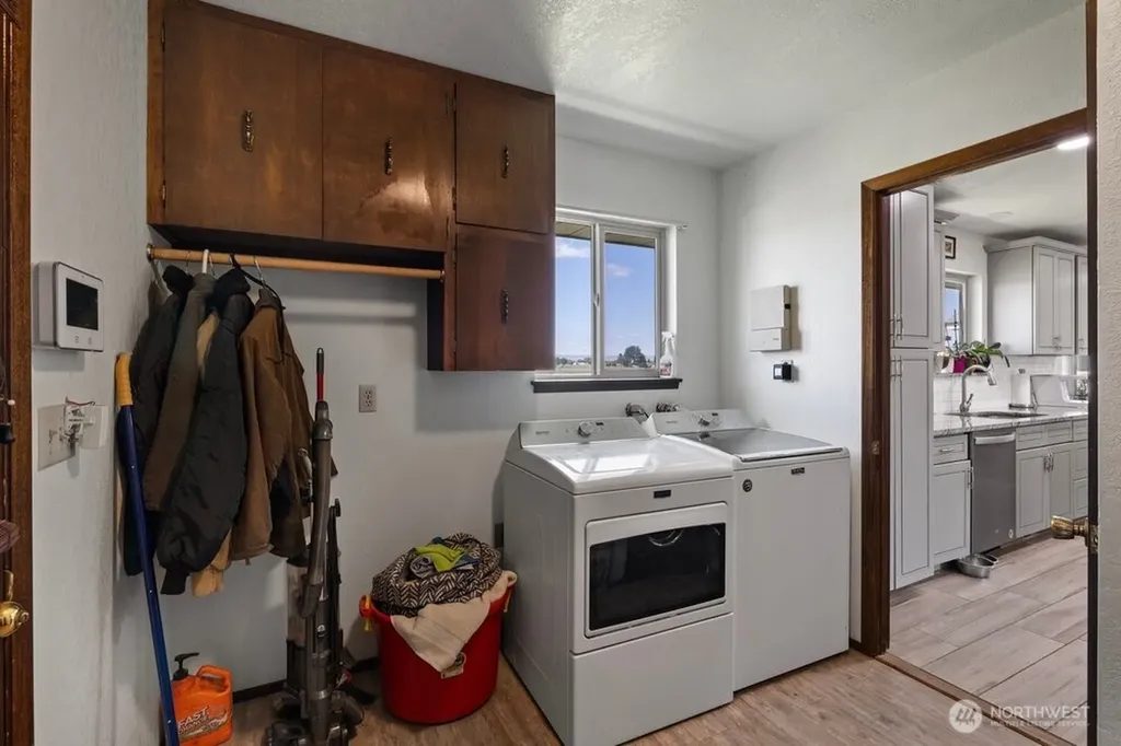 7802 Hicks Road Grandview WA 98930