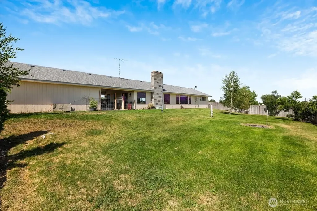 7802 Hicks Road Grandview WA 98930