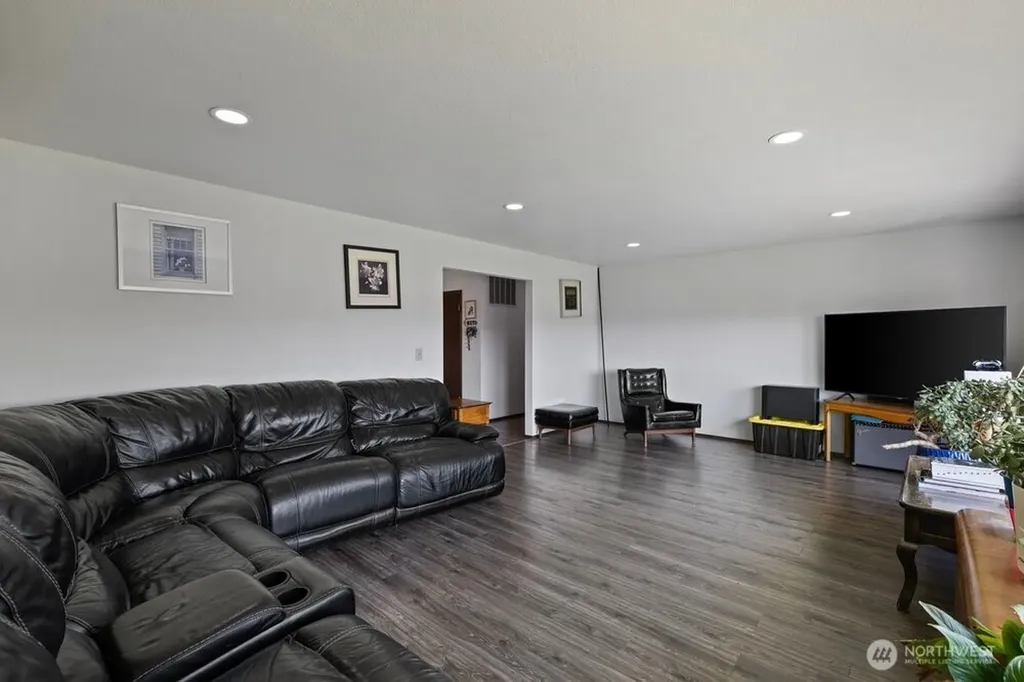 7802 Hicks Road Grandview WA 98930