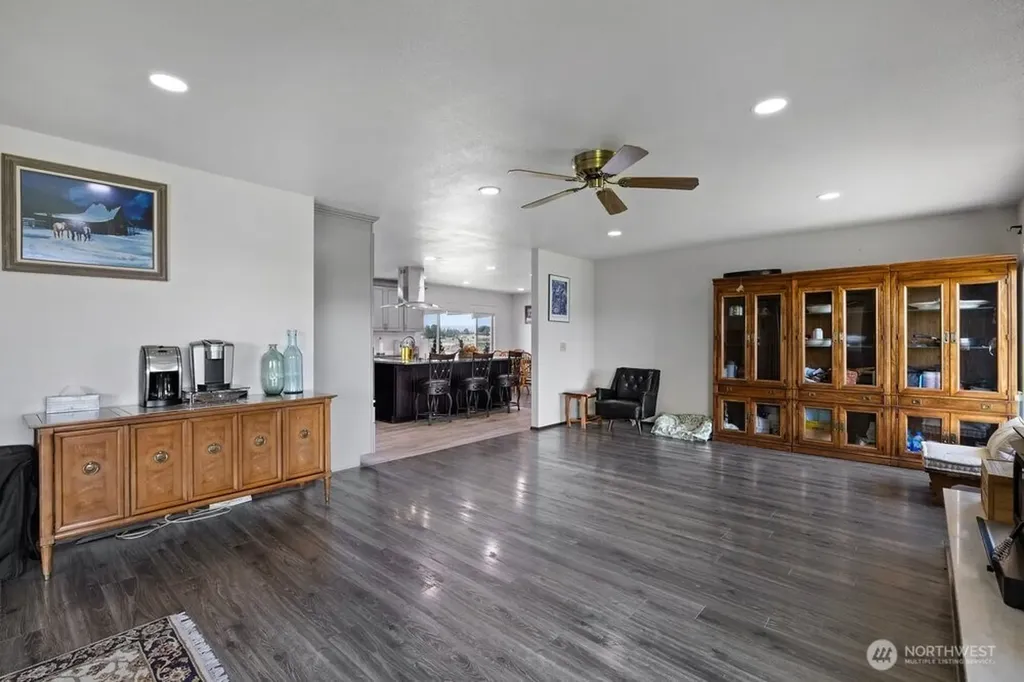 7802 Hicks Road Grandview WA 98930