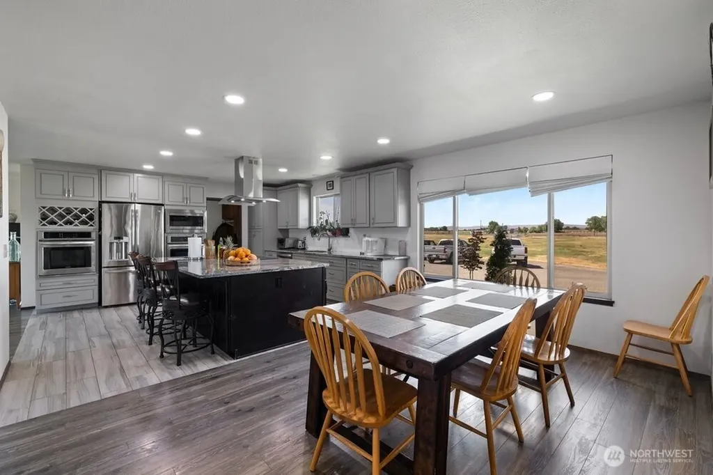 7802 Hicks Road Grandview WA 98930
