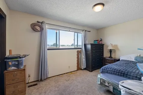 7802 Hicks Road Grandview WA 98930