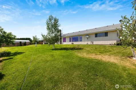 7802 Hicks Road Grandview WA 98930