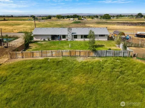 7802 Hicks Road Grandview WA 98930