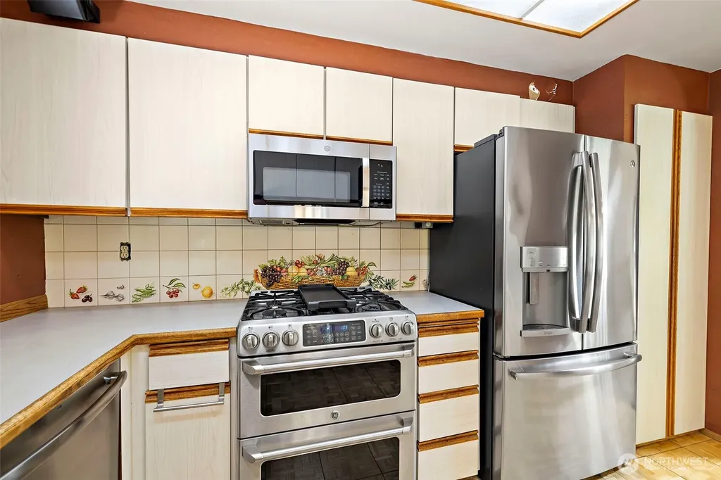 145 Big Bear Place NW Issaquah WA 98027