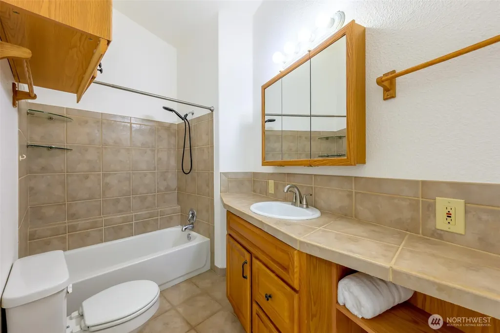 19290 E State Route 106 Belfair WA 98528