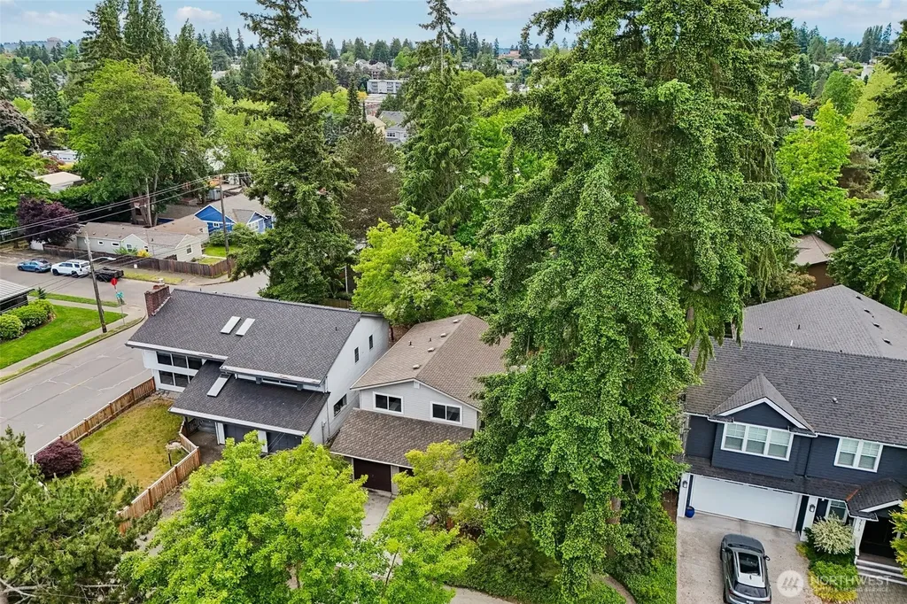 7509 42nd Avenue NE Seattle WA 98115