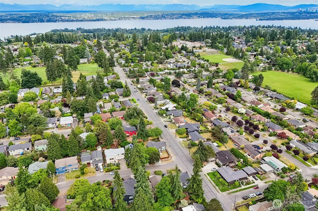 7509 42nd Avenue NE Seattle WA 98115