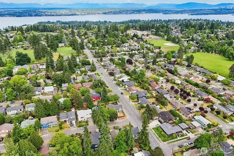 7509 42nd Avenue NE Seattle WA 98115