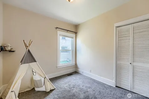 7431 S Park Avenue Tacoma WA 98408