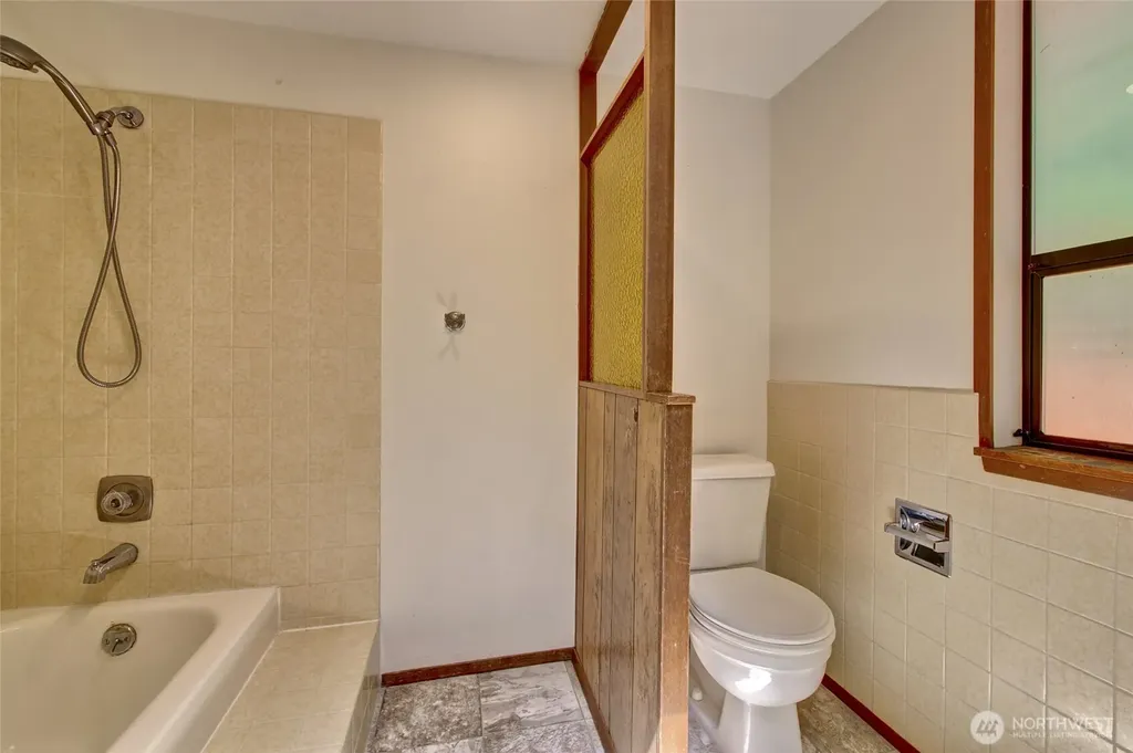 7079 NE 163rd Street Kenmore WA 98028