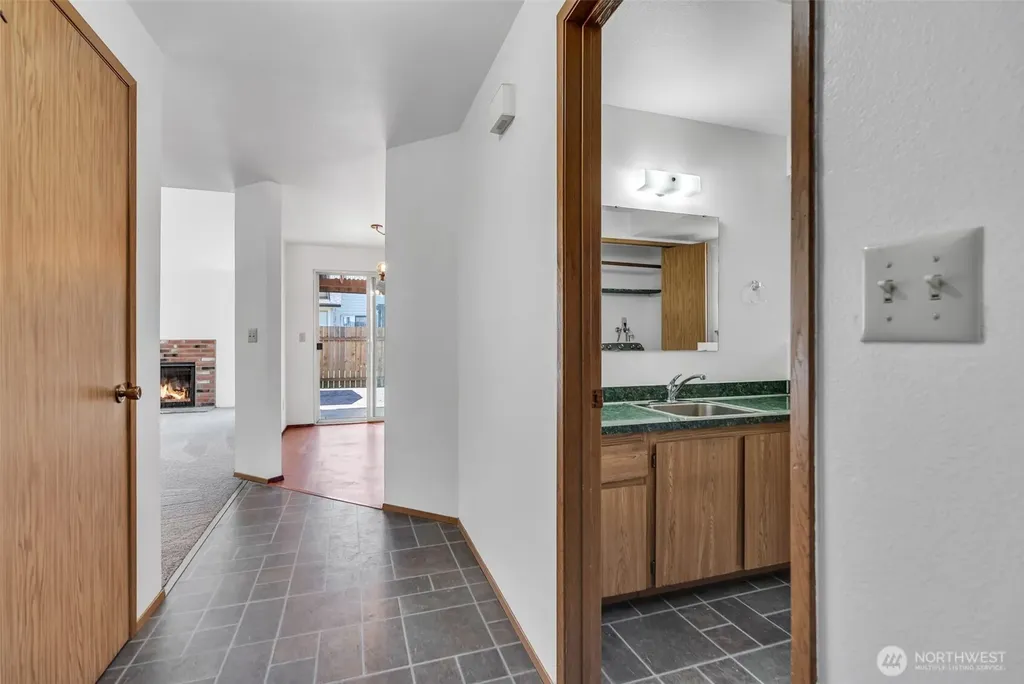 1204 31st St NE Auburn WA 98002