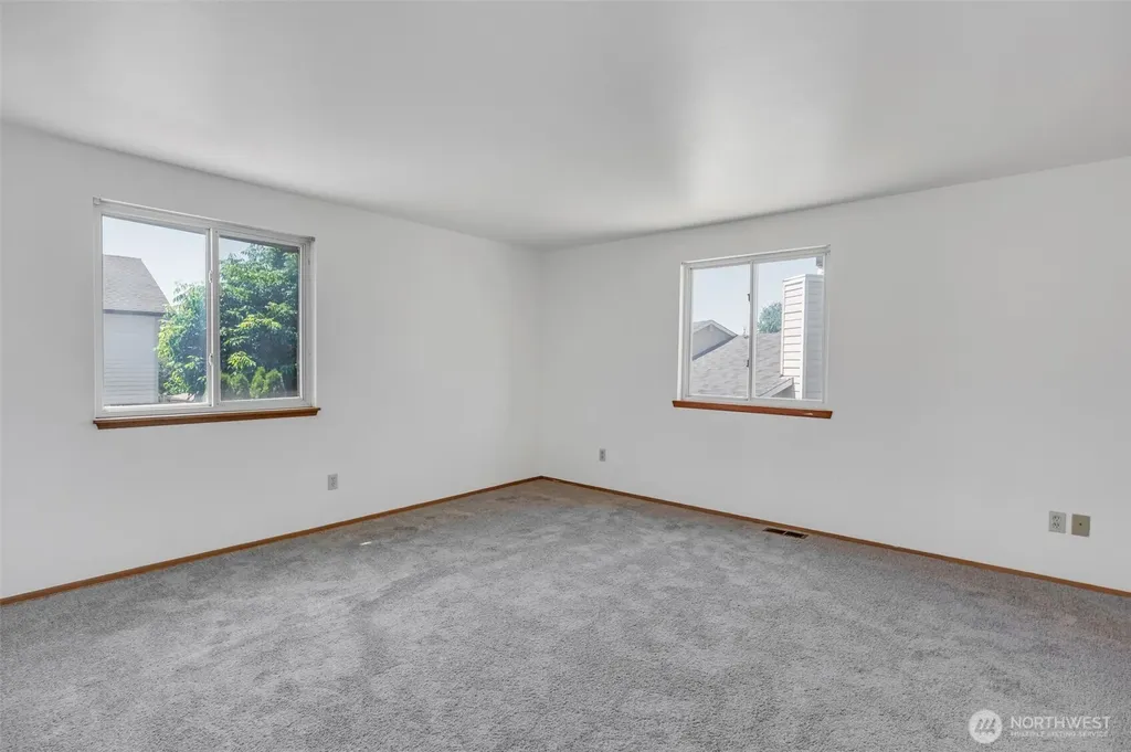 1204 31st St NE Auburn WA 98002