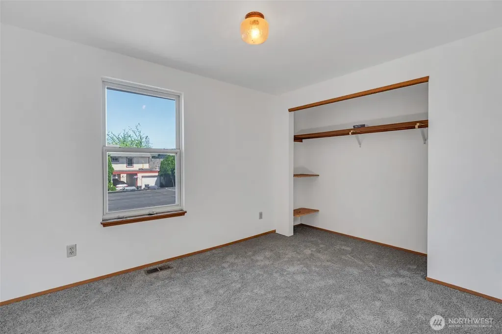 1204 31st St NE Auburn WA 98002