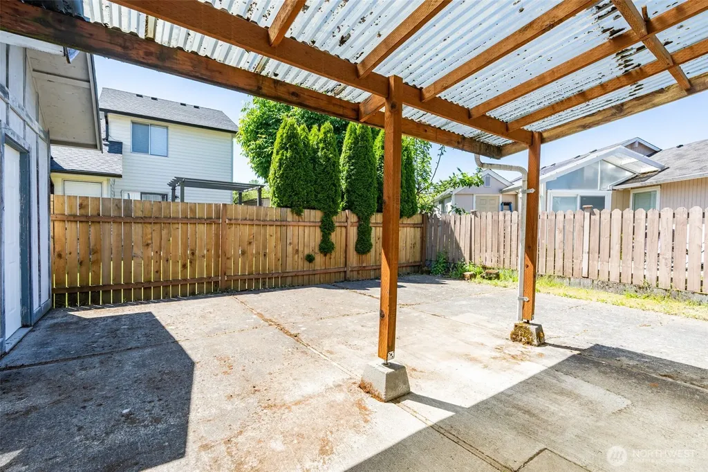 1204 31st St NE Auburn WA 98002